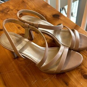 Naturalizer pumps! Worn 2x!